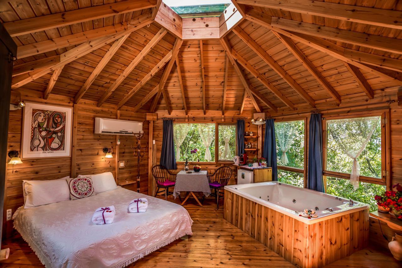 Spa In The Woods - B&B In Амирим Экстерьер фото